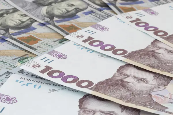 Primer Plano Varios Mil Billetes Hrivnya Ucranianos Depositados Dólares Estadounidenses —  Fotos de Stock