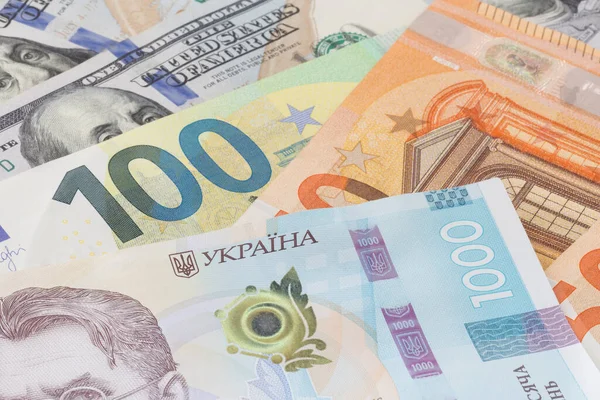Primer Plano Millar Billetes Hrivnya Ucranianos Euros Dólares — Foto de Stock