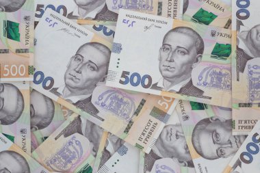 Ukrayna para geçmişi: 500 Ukrayna Hrivnia banknotu yığını