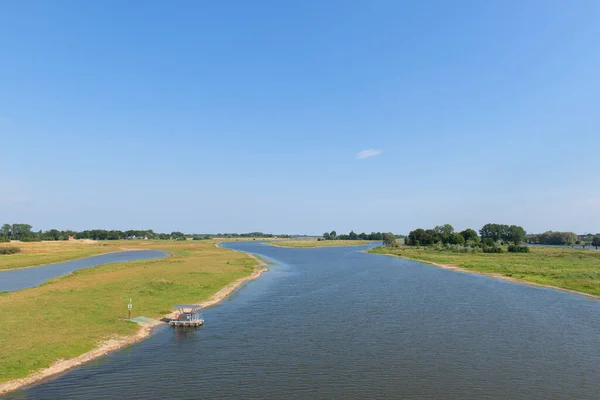 Krajina Řeka Ithe Holandsku Převzata Červeného Mostu — Stock fotografie