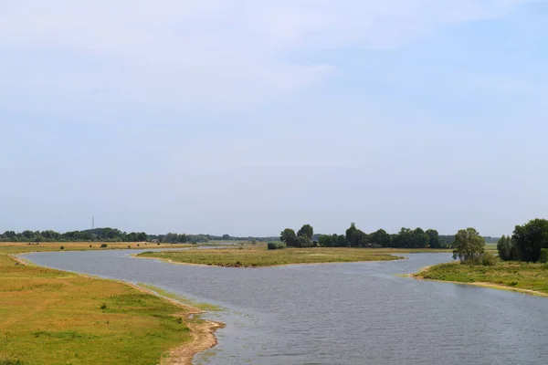 Rzeka Krajobrazowa Ijssel Holandii Zabrana Czerwonego Mostu — Zdjęcie stockowe