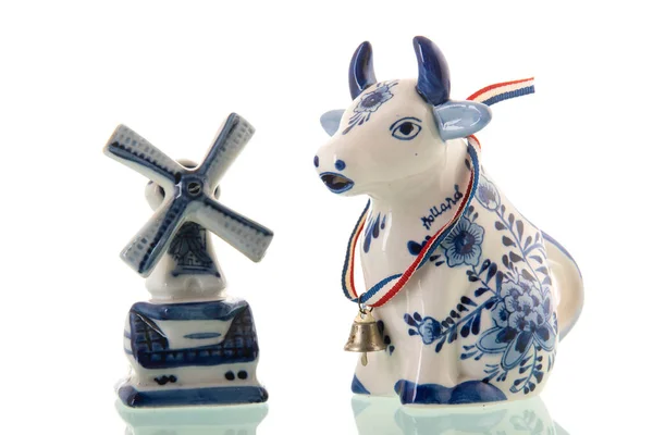 Сувениры Голландской Коровы Ветряной Мельницы Белом Фоне — стоковое фото