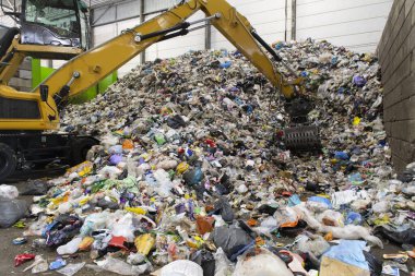 Vinç tarafından düzenlenen plastik geri dönüşüm materyali toplandı