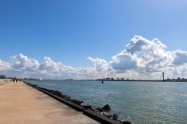 Hollanda kıyıları Kuzey denizi ve limanı Hoek van Holland 'da