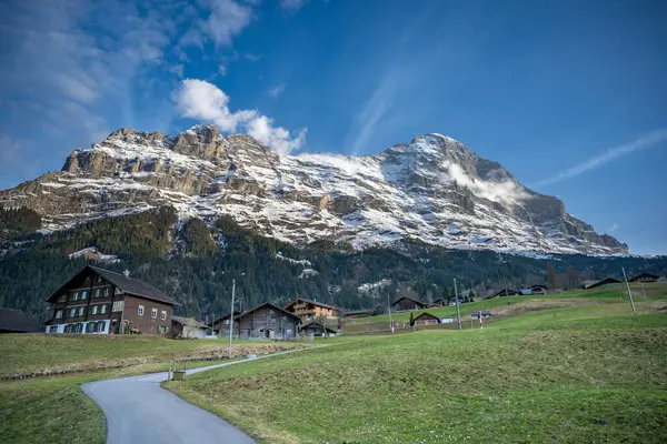 Grindelwald - dağ manzaralı güzel köy - İsviçre