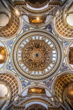 Alttan ayrıntılı bir görünüm.