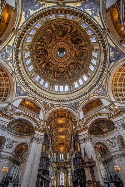 St. Paul 'un iç mimari harikası..