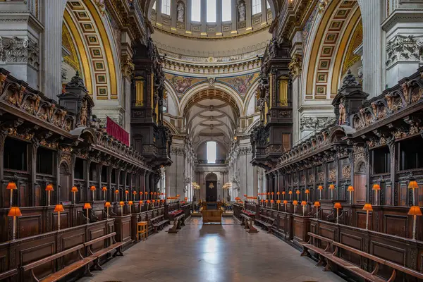 St. Paul Katedrali İç mimarisi