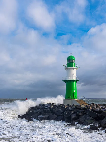 Mullvad Vid Östersjön Stormen Eunice Warnemuende Tyskland — Stockfoto