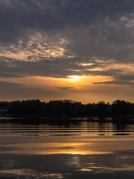 ドイツ フェルドベルクの湖ハウゼー湖の夕日 — ストック写真