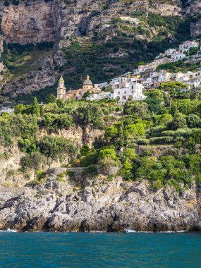 İtalya 'nın Amalfi Sahili' ndeki Praiano manzarası.