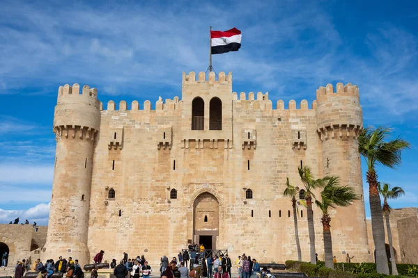 埃及亚历山大港2021年1月29日 亚历山大港的柴湾城堡 Citadel Qaitbay 是一座建于15世纪的防御要塞 位于地中海沿岸 位于亚历山大港前灯塔的所在地 图库图片