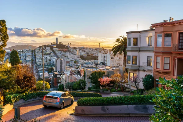Самая Кривая Улица Мире Ломбард Стрит Сан Франциско Освещается Утренним Лицензионные Стоковые Изображения