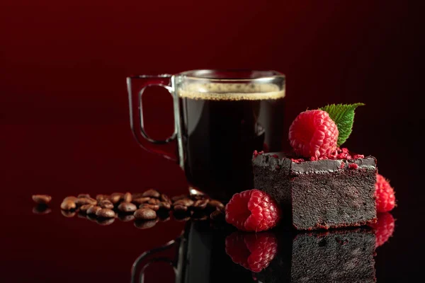 Chocolate Cake Fresh Raspberries Black Coffee Dark Red Background — Stock Photo, Image