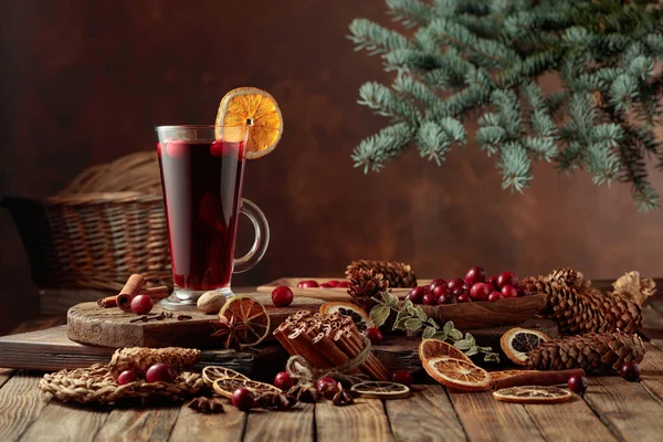 Hot Christmas Drink Spices Dried Citrus Cranberries Old Wooden Table — Stock Photo, Image