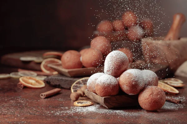 Balls Freshly Baked Homemade Cottage Cheese Doughnuts Sprinkled Sugar Powder — Fotografia de Stock
