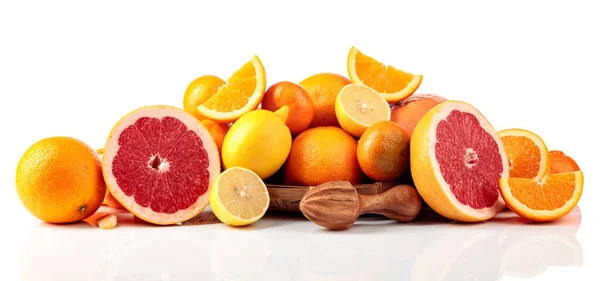 Zitrusfrüchte Sind Auf Weißem Hintergrund Isoliert Präsentiert Werden Orangen Grapefruits — Stockfoto