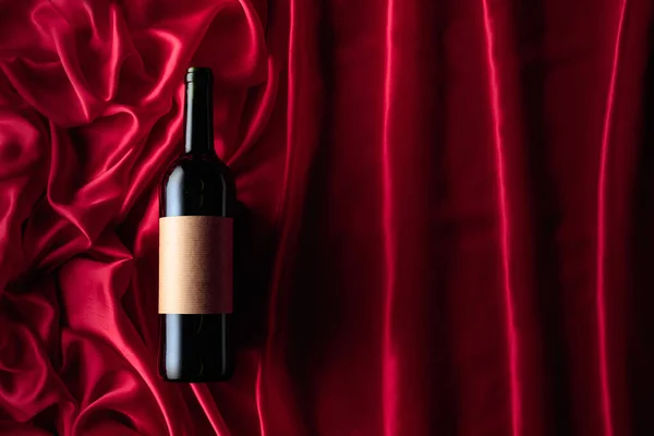Bottle Red Wine Empty Label Satin Background Top View — Stock Photo, Image
