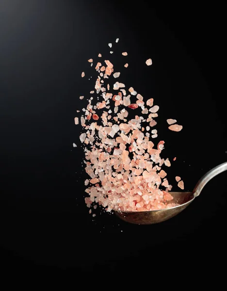 Pink Himalayan Salt Poured Spoon Himalaya Salt Dark Background Copy — Stock Photo, Image