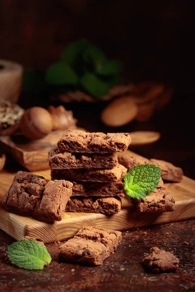 Pieces Fresh Brownie Mint Old Table Kitchen Utensils — Fotografia de Stock