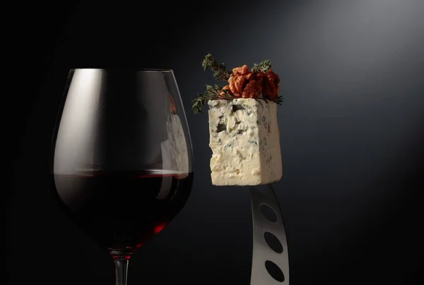 Glass Red Wine Blue Cheese Cheese Walnuts Thyme Knife Copy — Stock Photo, Image