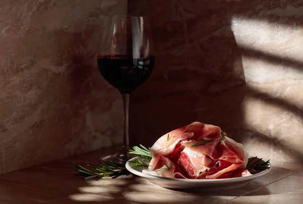 Italian Prosciutto Spanish Jamon Rosemary Red Wine Kitchen Table — Stock Photo, Image
