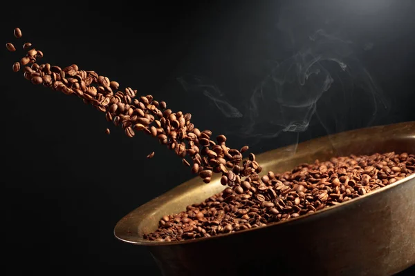 Medium Roasted Coffee Beans Poured Old Brass Roasting Pan Copy — ストック写真