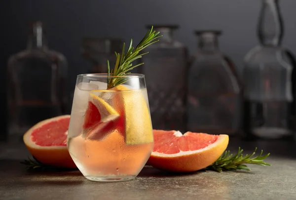 Cocktail Gin Tonic Ice Rosemary Grapefruit Stone Table Bar — Stock Photo, Image