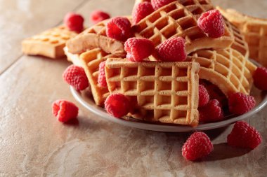 Kahverengi seramik masada ahududulu Belçika waffleları..