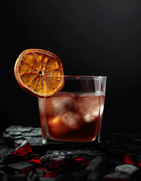 Gammeldags Cocktail Med Tørket Appelsinskive – stockfoto