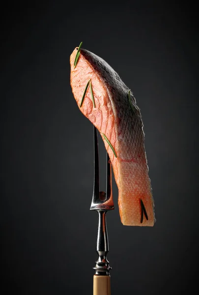 Smocked Salmon Fork Fish Piece Black Background — Zdjęcie stockowe