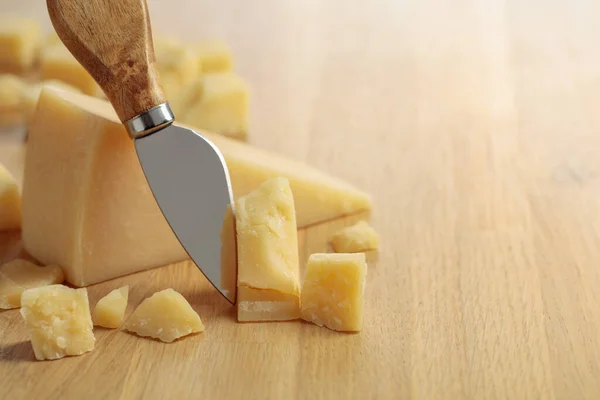 Parmesan Cheese Knife Wooden Cutting Board — Stockfoto