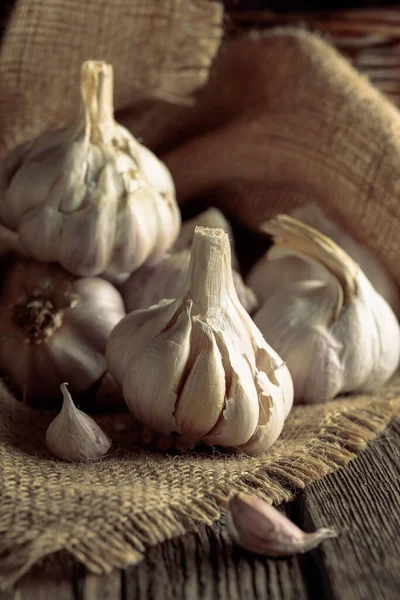 Garlic Bulbs Old Wooden Table — Foto Stock