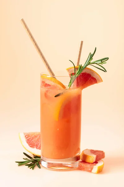 Summer Cocktail Grapefruit Rosemary Ice Frozen Glass — 스톡 사진