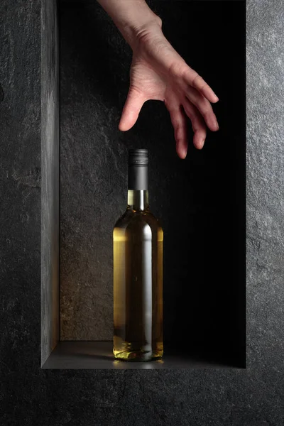 Hand Reach Bottle White Wine Concept Image Theme Expensive Wines — Stock Photo, Image