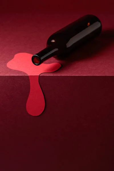 Flaska Rött Vin Röd Bakgrund Begreppet Rött Vin Kopiera Utrymme — Stockfoto