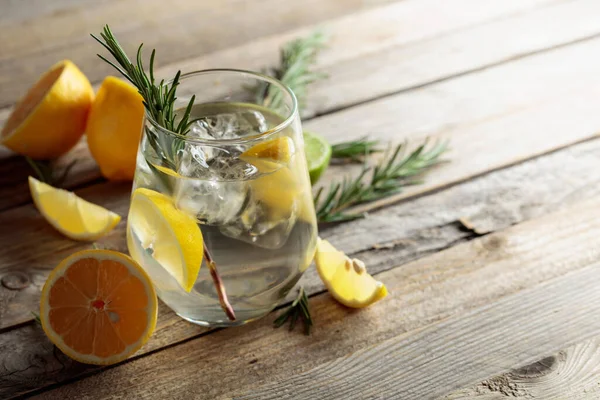 Gin Tonic Ice Rosemary Lemon Slices Frosted Glass Cocktail Ingredients — Stock Photo, Image