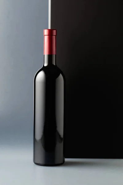 Una Botella Vino Tinto Sin Abrir Copiar Espacio — Foto de Stock