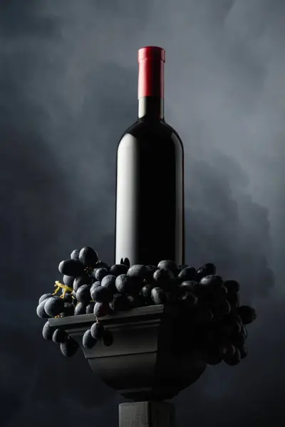 Blue Grape Bottle Red Wine Background Cloudy Sky Side Bottom — Stock Photo, Image