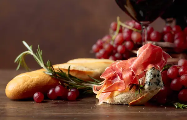 Sandwich Prosciutto Blue Cheese Rosemary Dark Background Delicious Snack Red — Stock Photo, Image