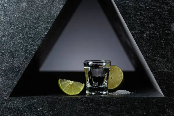 Mexicaanse Tequila Met Kalk Zeezout Zwarte Achtergrond — Stockfoto