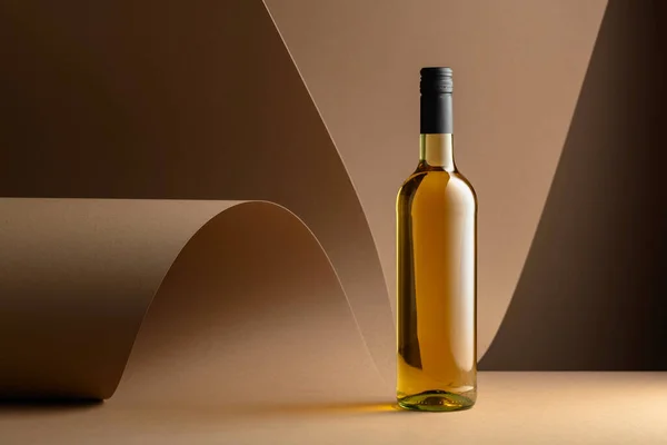Bottle White Wine Beige Background Copy Space — Zdjęcie stockowe