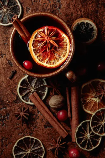 Hot Christmas Drink Spices Dried Citrus Cranberries Top View — Stock Photo, Image