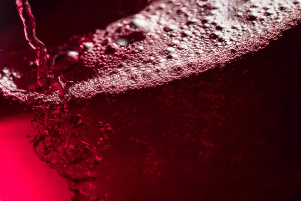 Red Wine Abstract Splashing Glass Macro Shot Copy Space — Stock Photo, Image