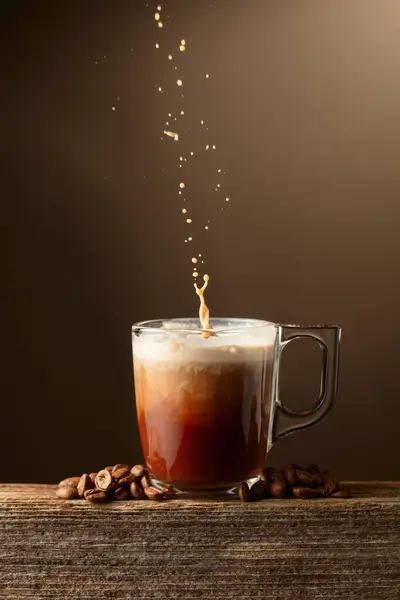 Bebida Café Chocolate Con Crema Sobre Fondo Marrón Copa Vaso —  Fotos de Stock