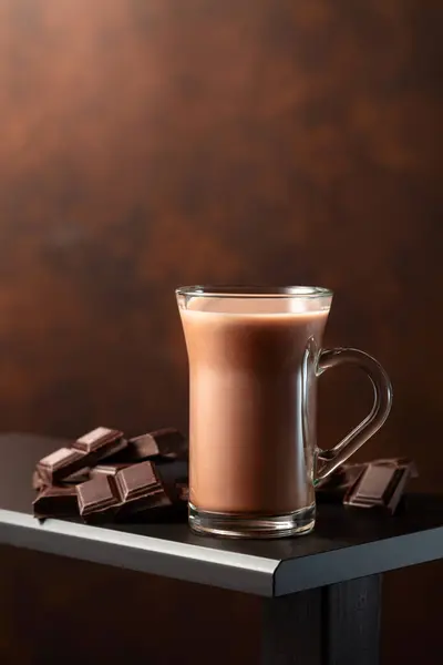 Acı Çikolata Parçaları Bir Bardak Kakao Boşluğu Kopyala Stok Fotoğraf
