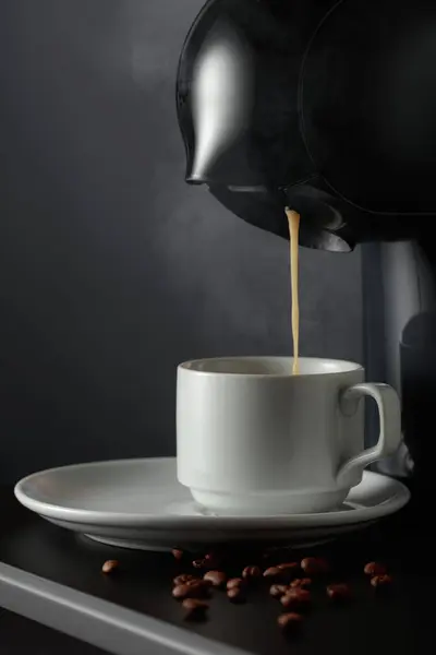 Espressomaschine Mit Frischem Kaffee Schwarzer Hintergrund Mit Kopierraum Stockfoto