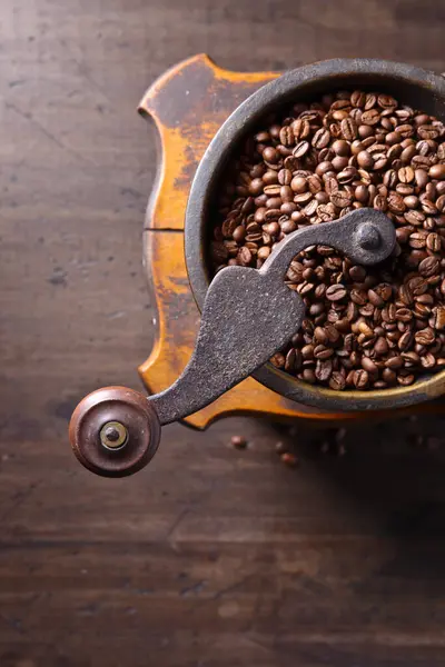 Eski Kahve Değirmeni Kavrulmuş Kahve Çekirdekleri Üstten Görünüm Boş Alanı Telifsiz Stok Fotoğraflar