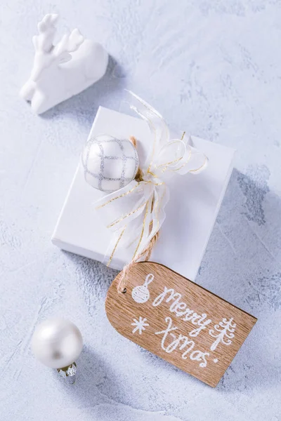 Рождественский Подарок Орнаментами Белом Поздравительные Открытки Рождеством Рождеством — стоковое фото