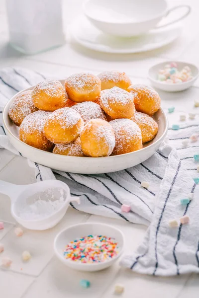 Bolas Donuts Queijo Cottage Com Açúcar Uma Tigela Sobremesa Coalhada — Fotografia de Stock